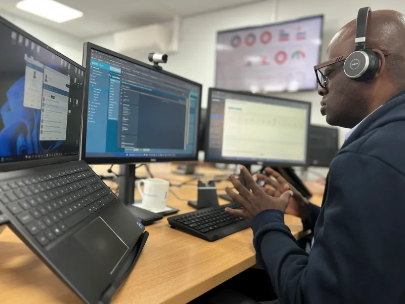 Dennis PS Tech help desk